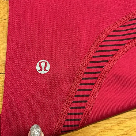 Lululemon Run: Inspire Crop II Bumble Berry / Hyper Stripe Bordeaux size 10 - Picture 6 of 6